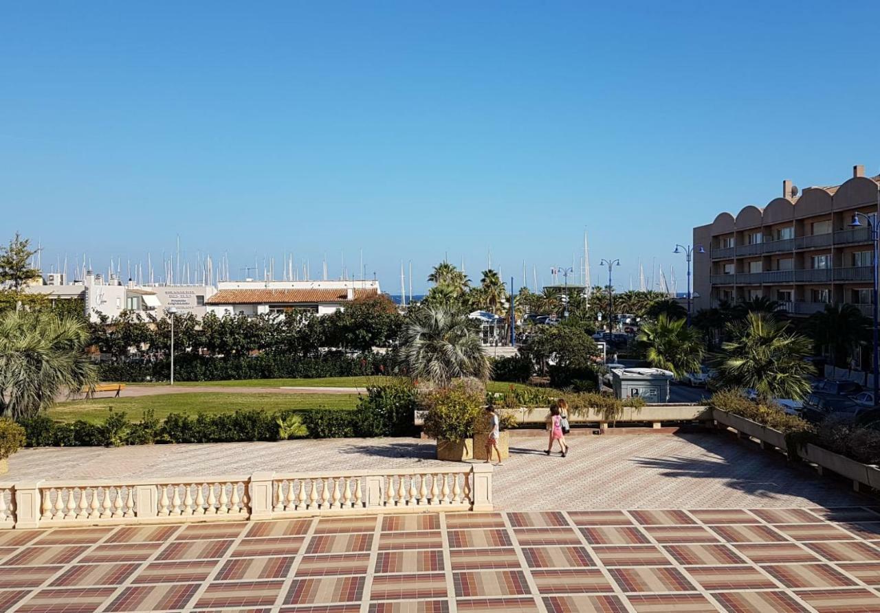 Residence Port Hyeres Les Palmiers Exterior photo
